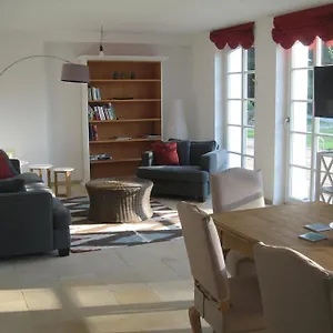 Gutshof In Seenaehe Apartment